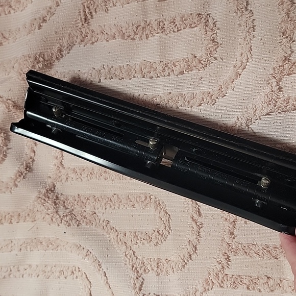 JAM Metal Paper 3 Hole Punch, black. 10 sheet capacity. - Picture 6 of 8